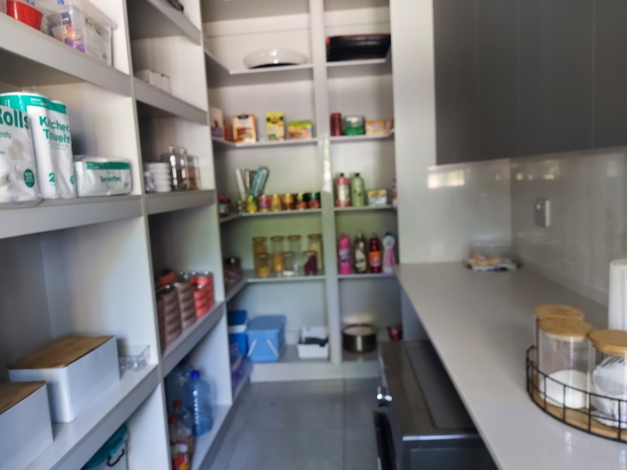 4 Bedroom Property for Sale in Oos Einde North West